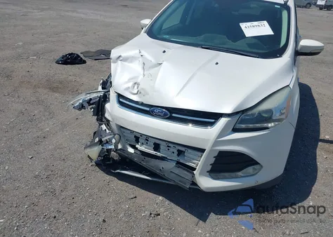 2016 Ford Escape Titanium из США, поврежденный, VIN 1FMCU9JX4GUC49630